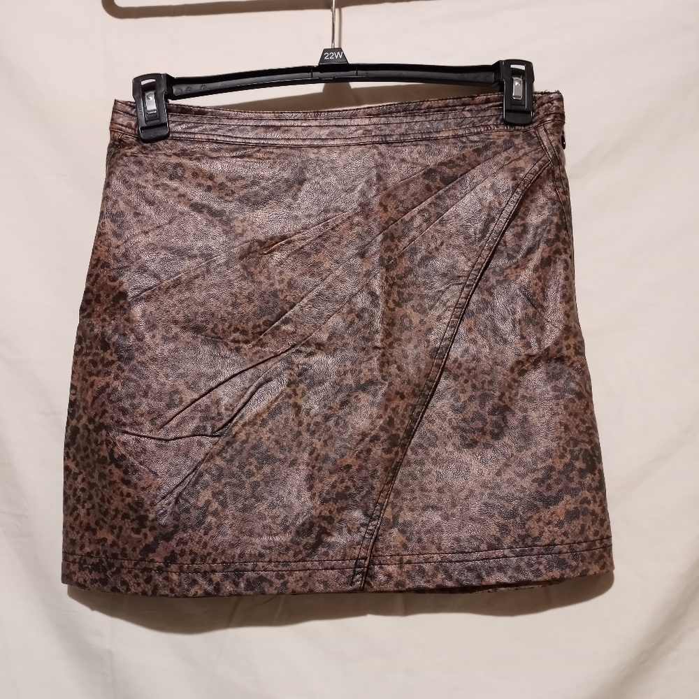 FREE PEOPLE, MINI SKIRT..SIZE 10